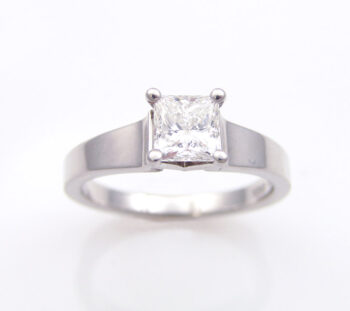 platinum diamond engagement ring